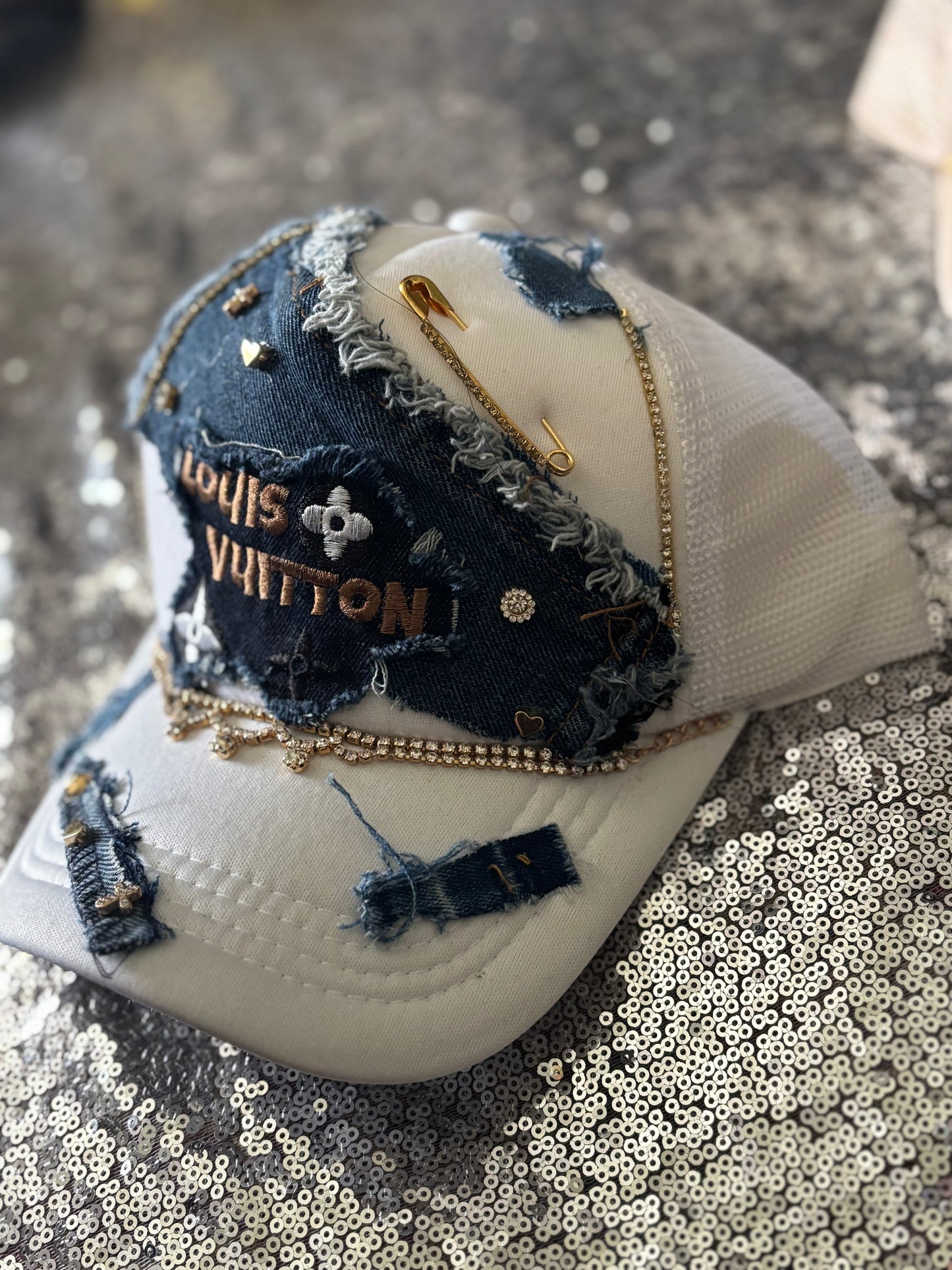 ✨ “Golden Edge Trucker – White Edition” ✨