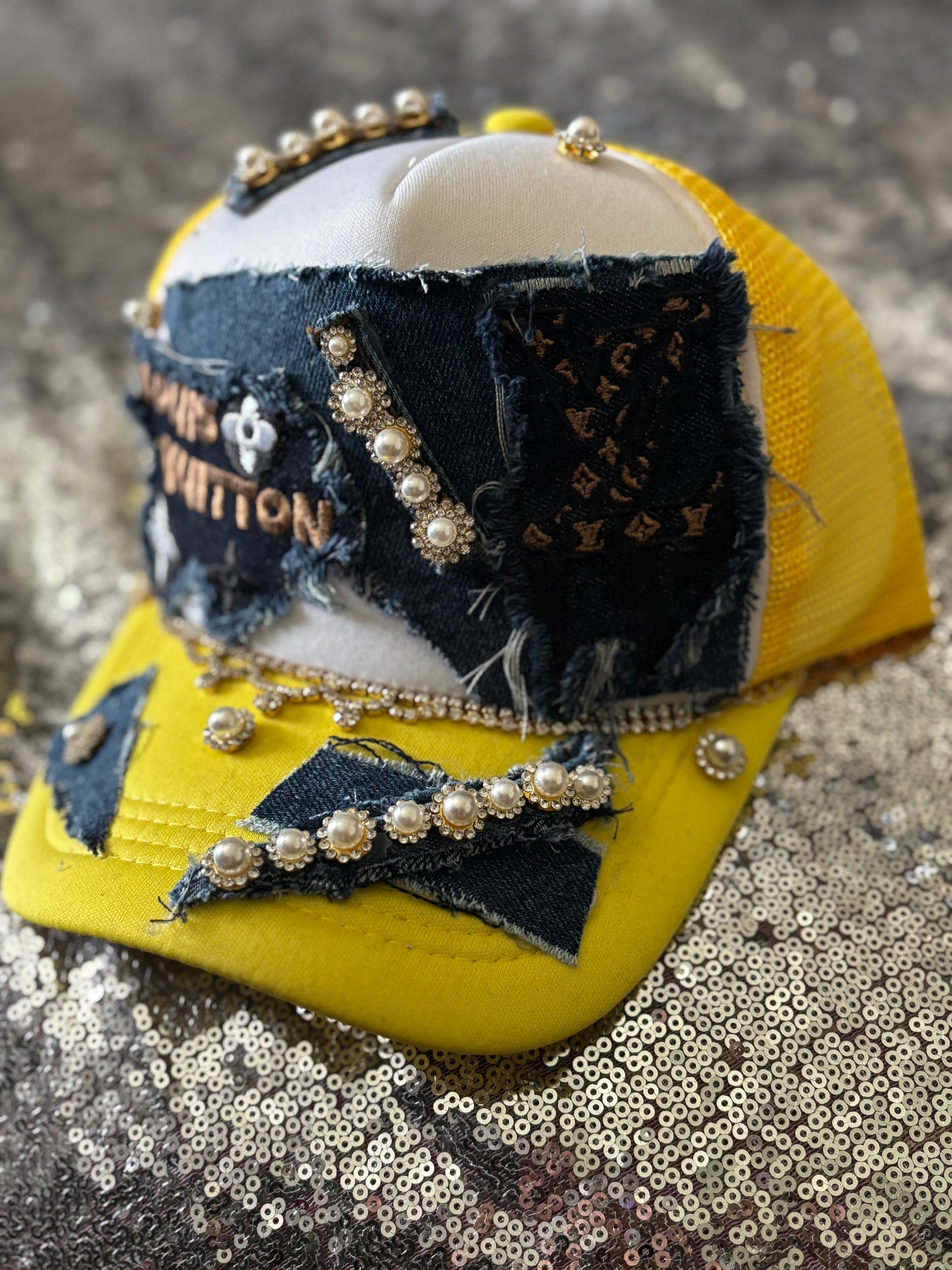 ✨ “Pearl Rebel Trucker – Yellow Edition” ✨
The Pearl Rebel Trucker – Yellow Edition