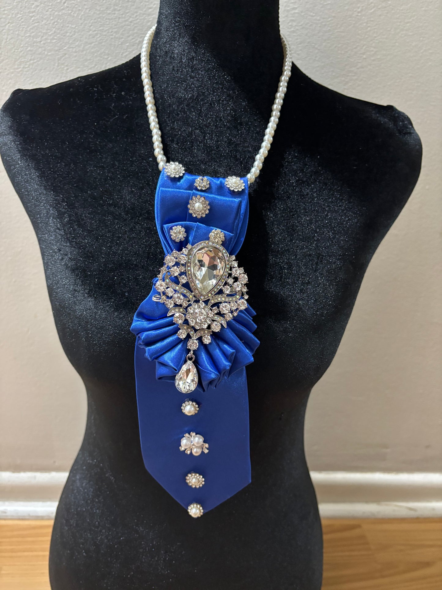 Royal Majesty Couture Statement Tie