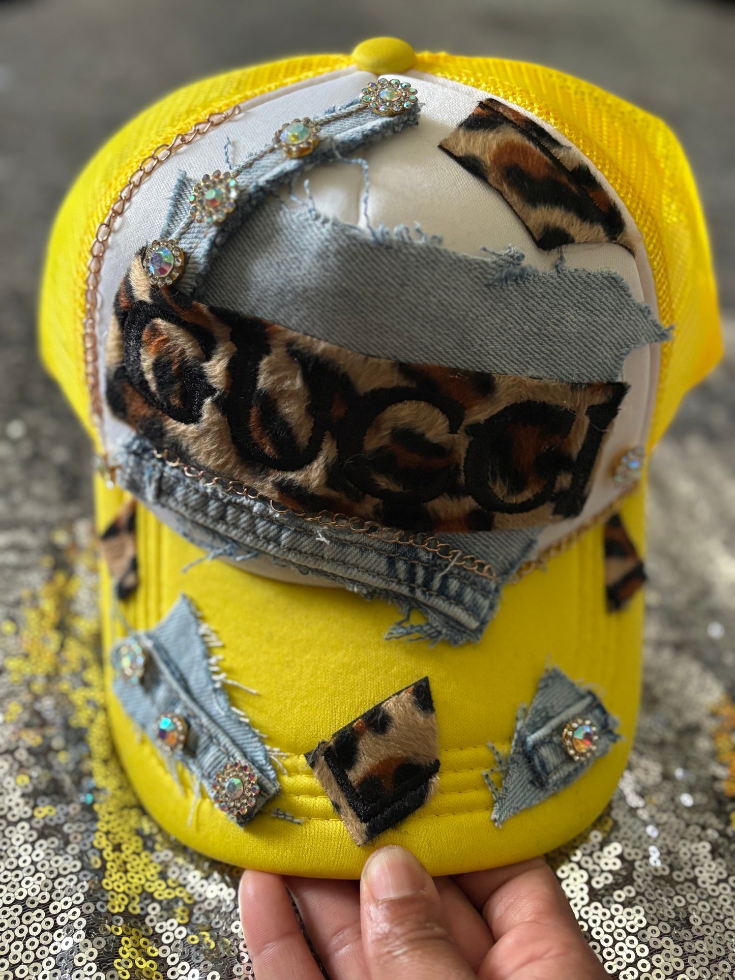 ✨
“Wild Luxe Trucker – Yellow Edition”
✨