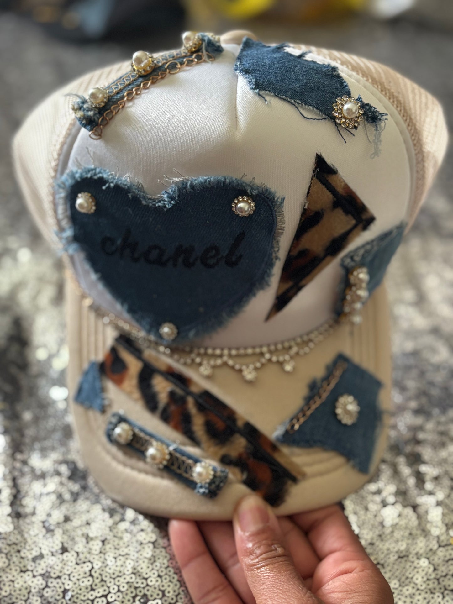 ✨ “Glam Heart Trucker – Beige Edition” ✨
