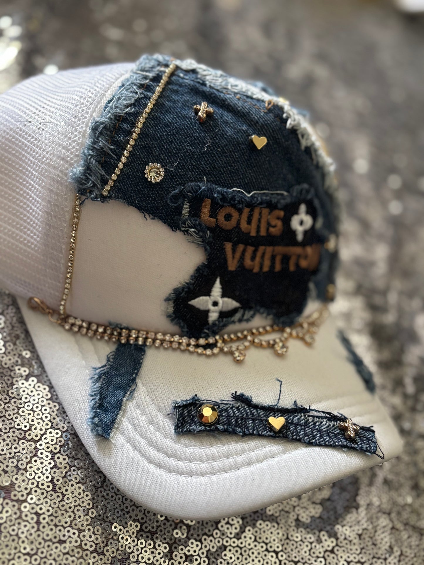 ✨ “Golden Edge Trucker – White Edition” ✨
