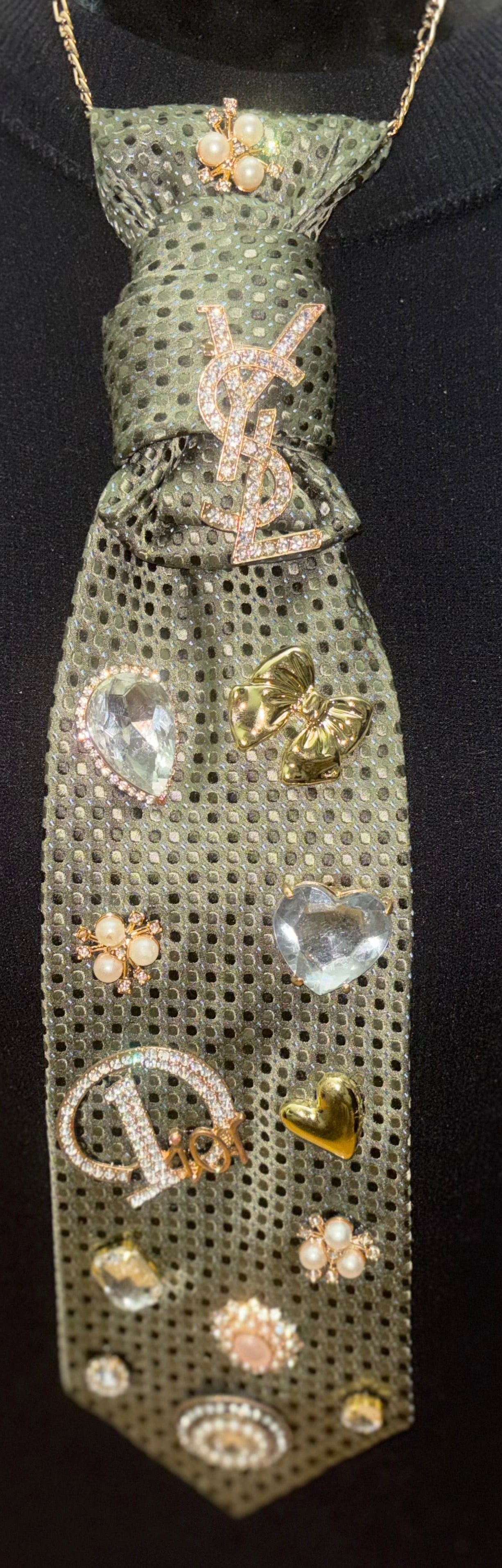 π The Emerald Empress Signature Glam Tie