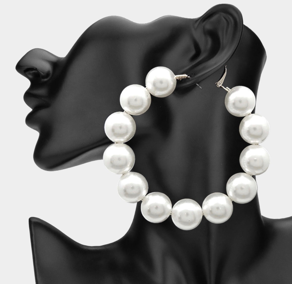 ✨
Timeless Pearl Luxe Hoops