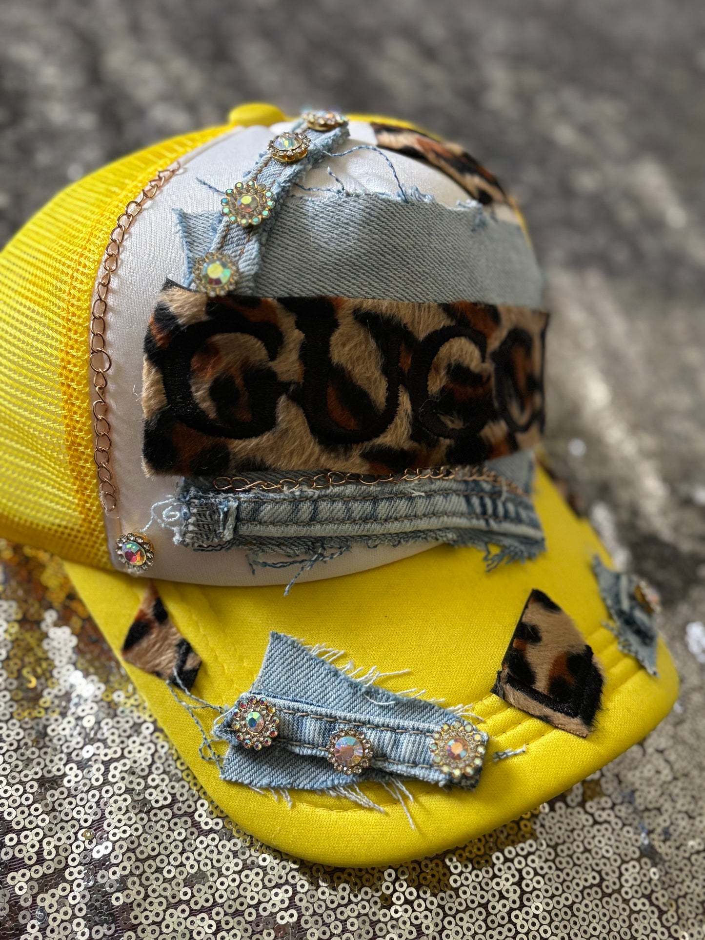 ✨
“Wild Luxe Trucker – Yellow Edition”
✨