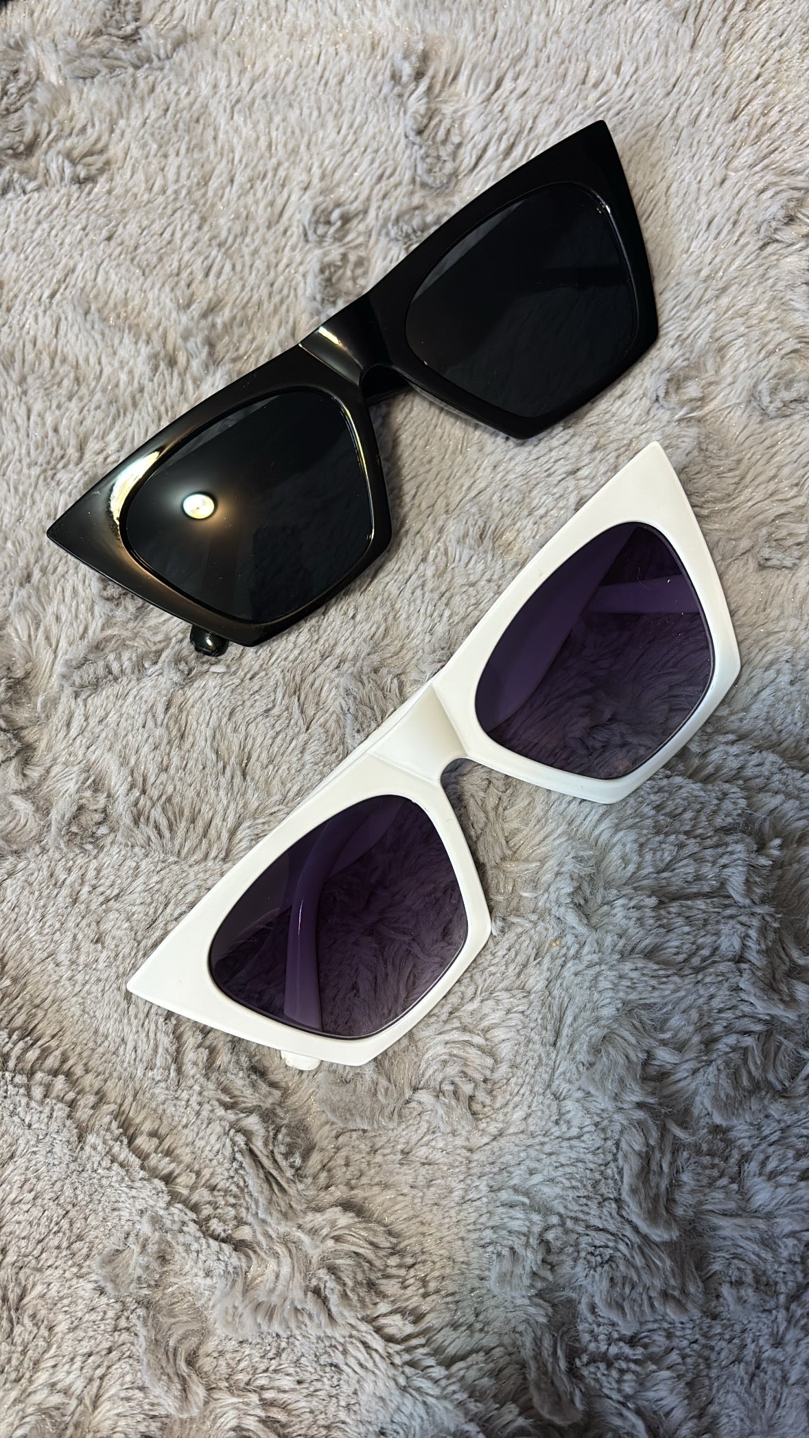 The Luxe Line: Noir + Blanc