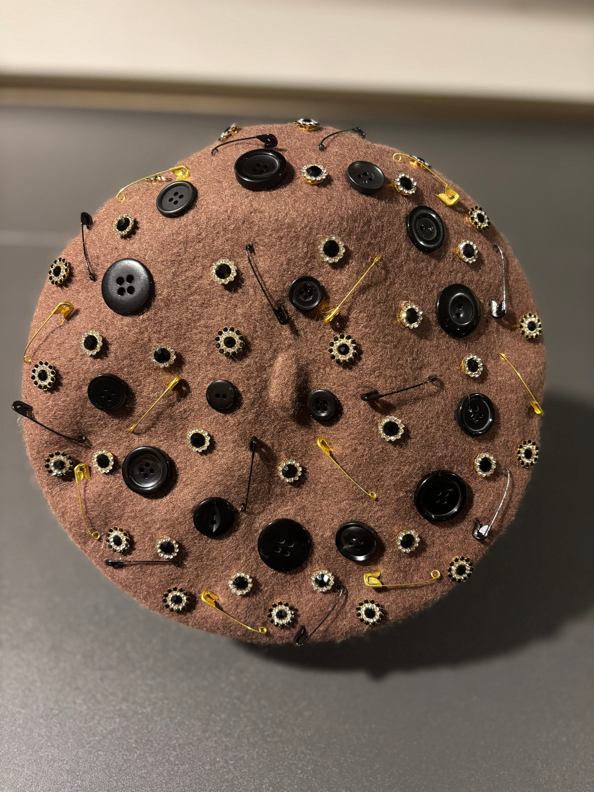 The “Pinned in Glam” Statement Beret