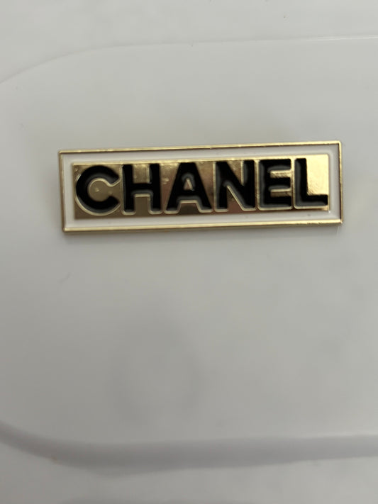 Classic CHANEL Nameplate Brooch – Gold & Black Designer-Inspired