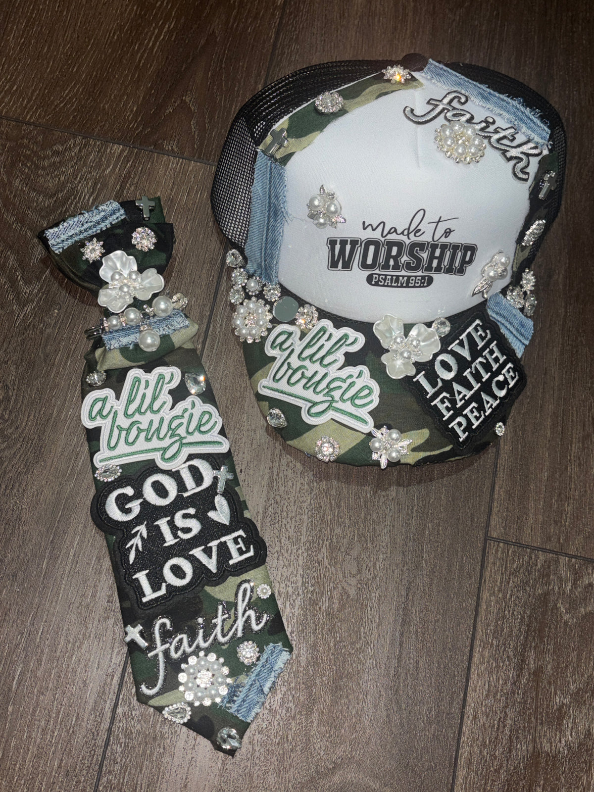 “FAITHFULLY BOUGIE”

ONE OF ONE EXCLUSIVE | SIGNATURE CAMO GLAM COLLECTION