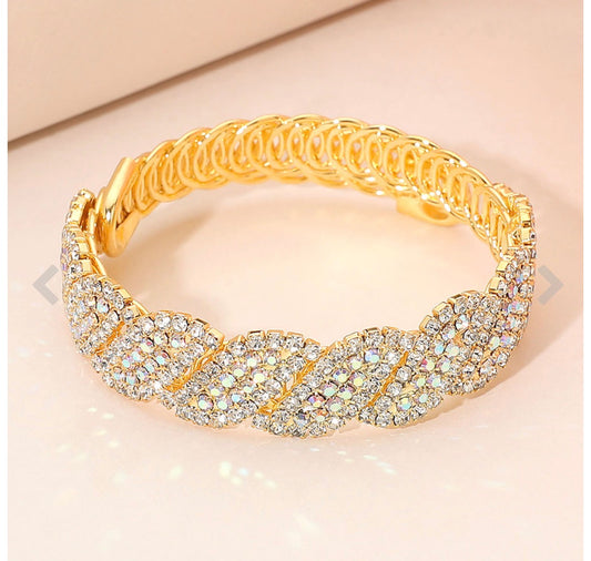 The Golden Diamond Leaf Bracelet