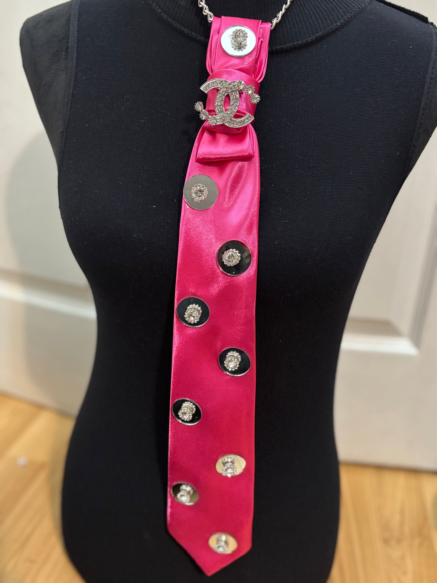 💕 Glam Majesty Satin Necktie