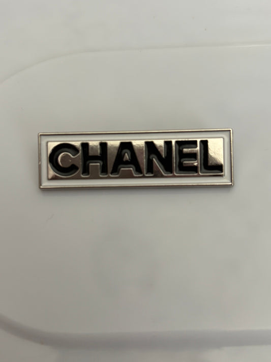 Signature CHANEL Nameplate Brooch – Silver & Black Designer-Inspired