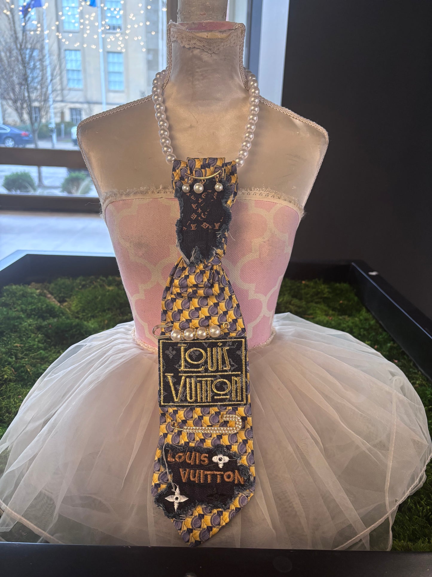 Golden Mosaic Pearl Luxe Necktie