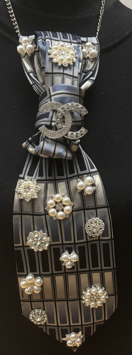 ⚫ The Luxe Grid Signature Glam Tie