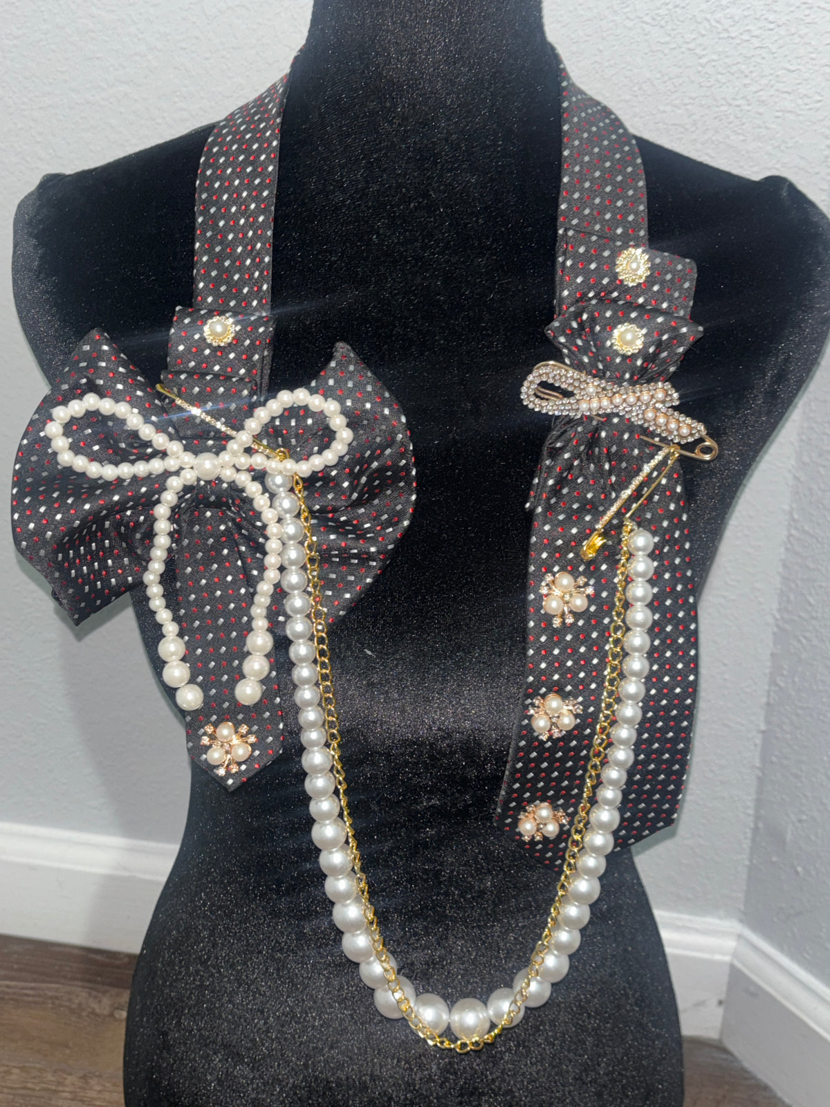 The Parisian Heiress | Luxury Pearl Bow Statement Tie Necklace