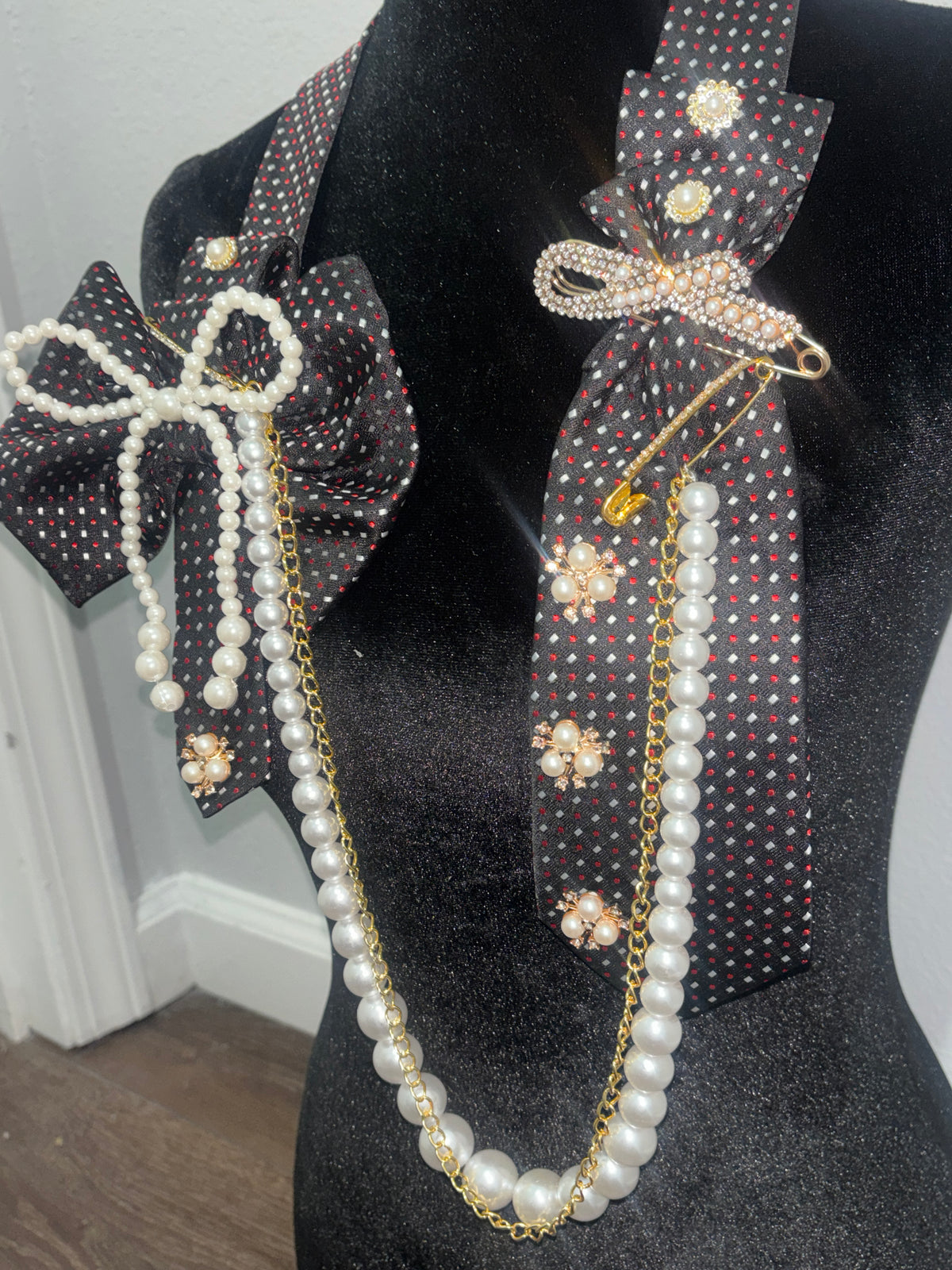 The Parisian Heiress | Luxury Pearl Bow Statement Tie Necklace